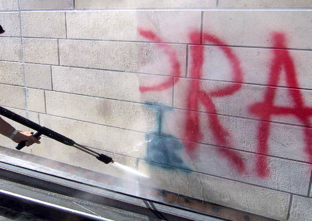 Mtl_Pressure_Washing_Graffiti