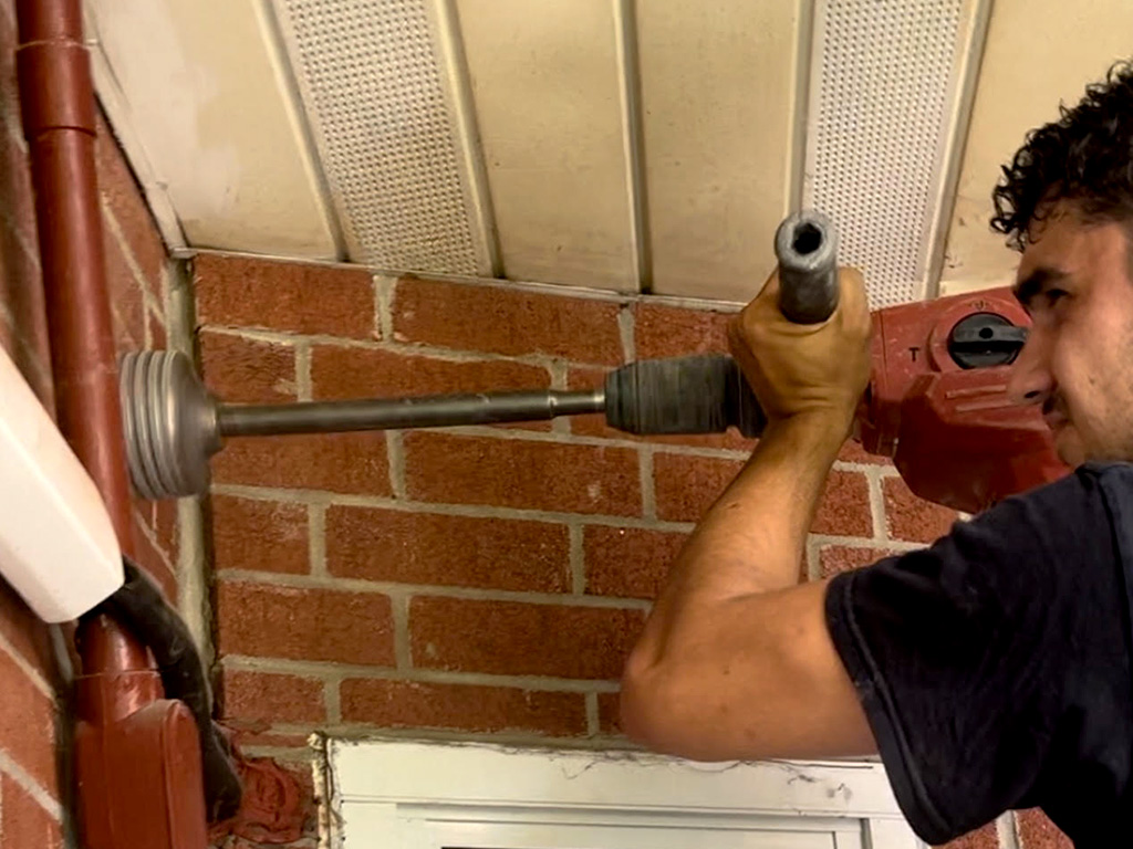 Dryer_Vent_Installation_01_mtl_duct_cleaning